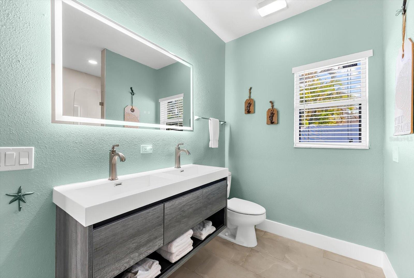 KEY ROYALE TERRACE - Residential