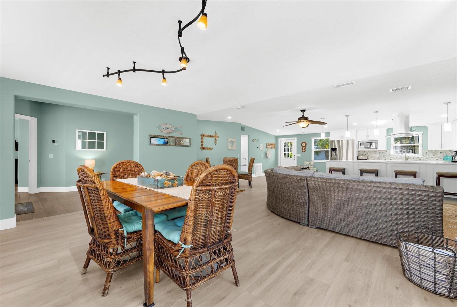 KEY ROYALE TERRACE - Residential