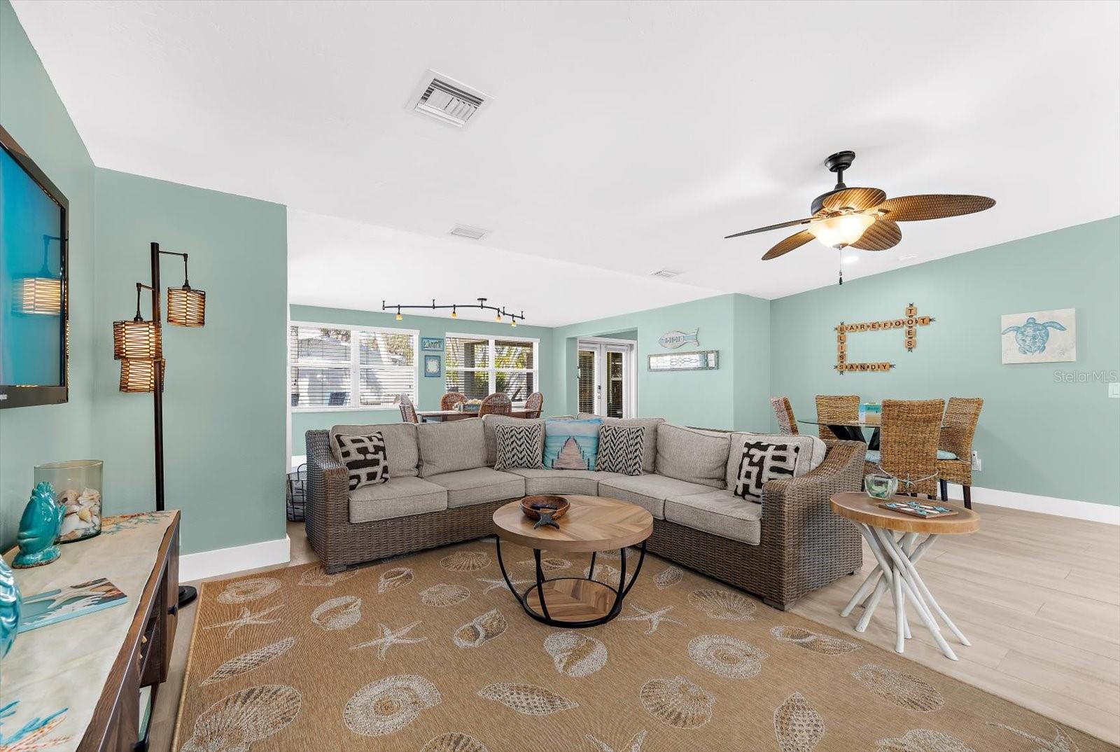 KEY ROYALE TERRACE - Residential