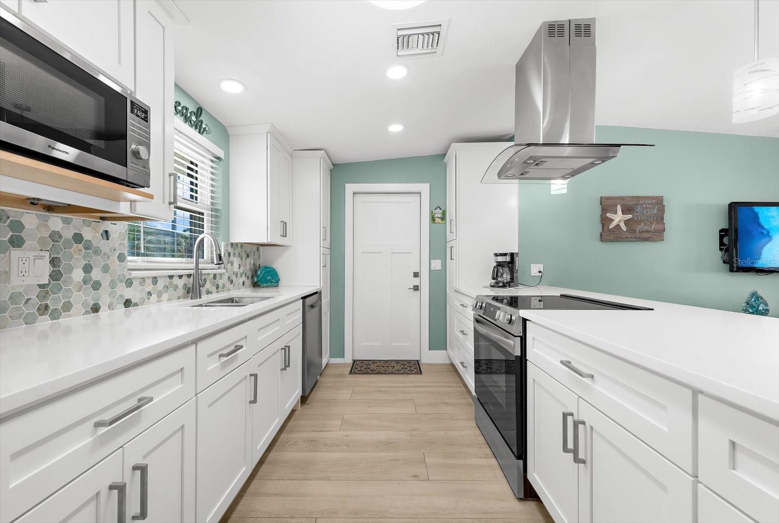 KEY ROYALE TERRACE - Residential