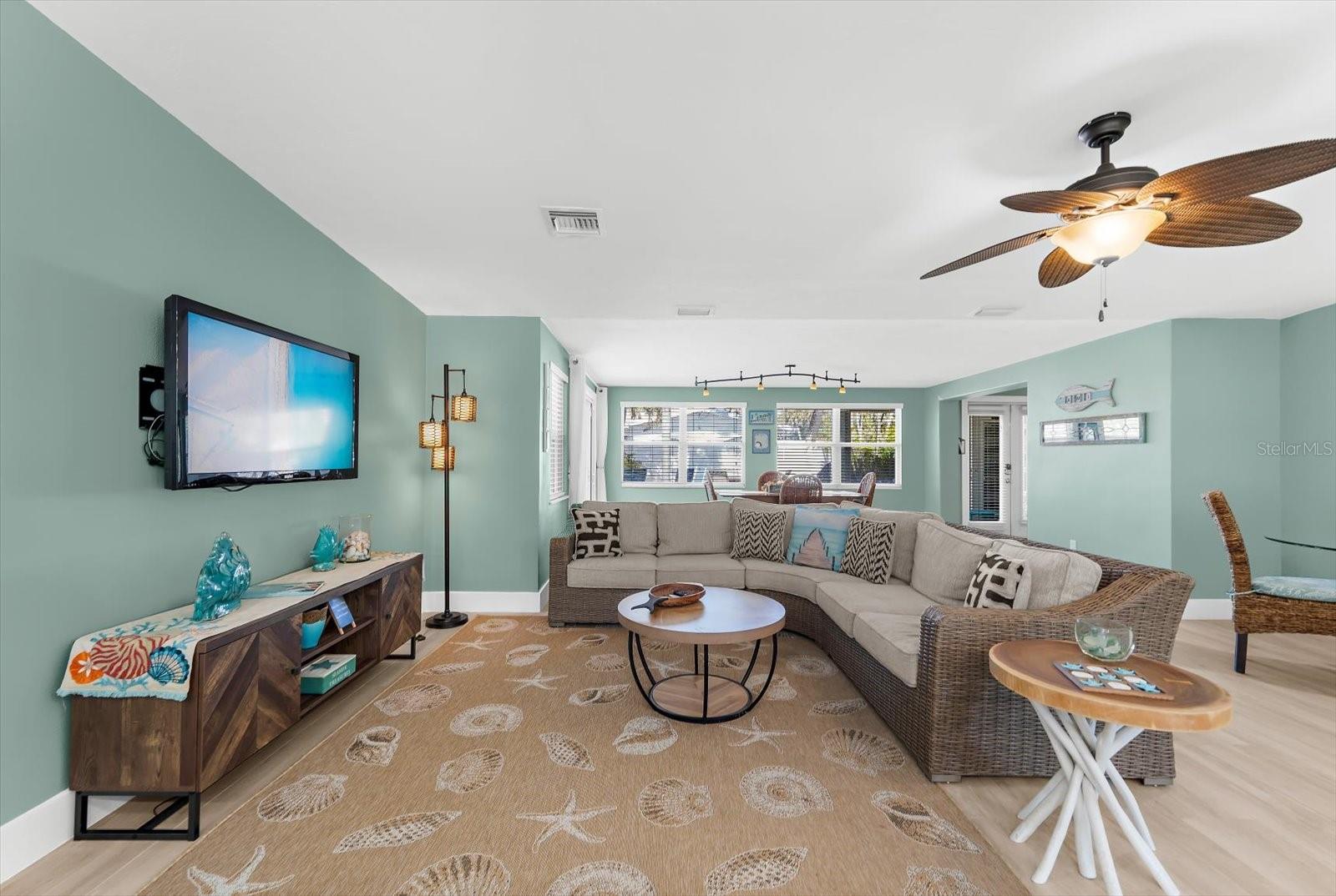 KEY ROYALE TERRACE - Residential