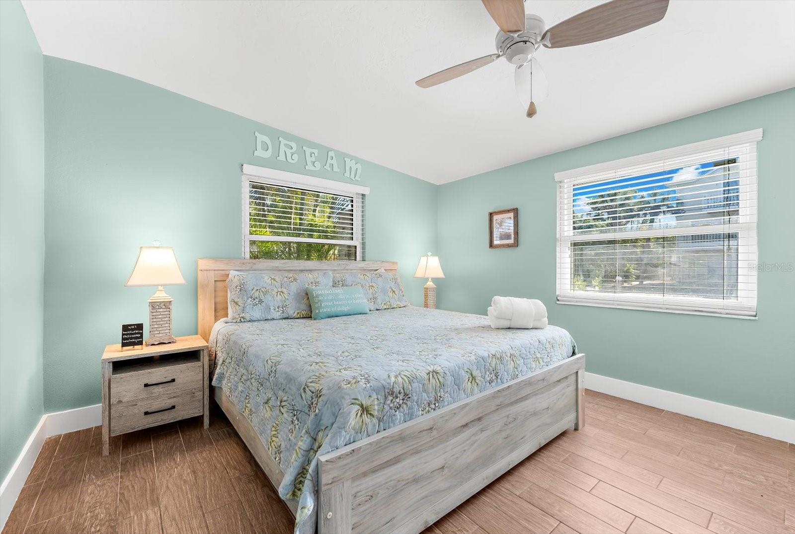 KEY ROYALE TERRACE - Residential