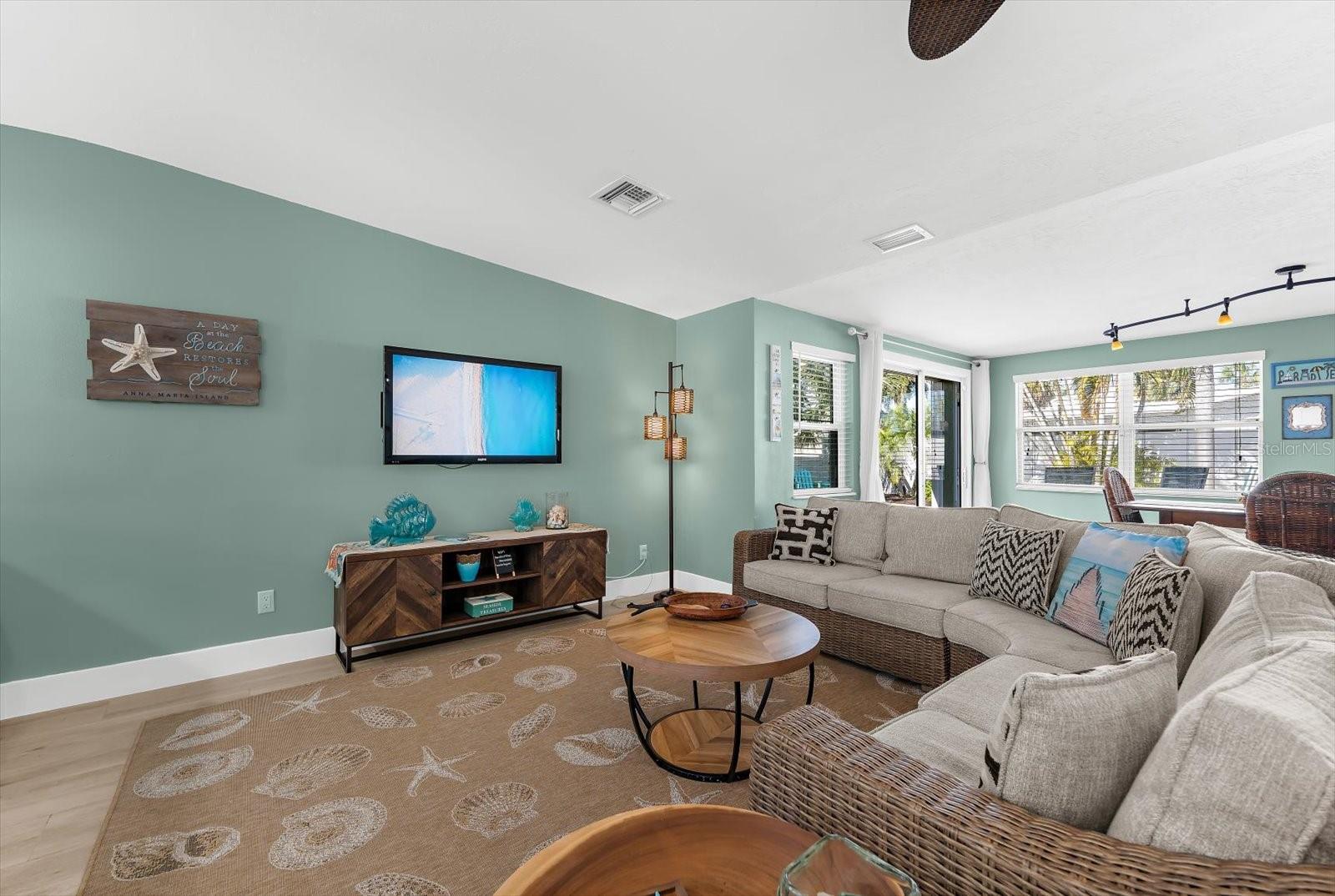 KEY ROYALE TERRACE - Residential