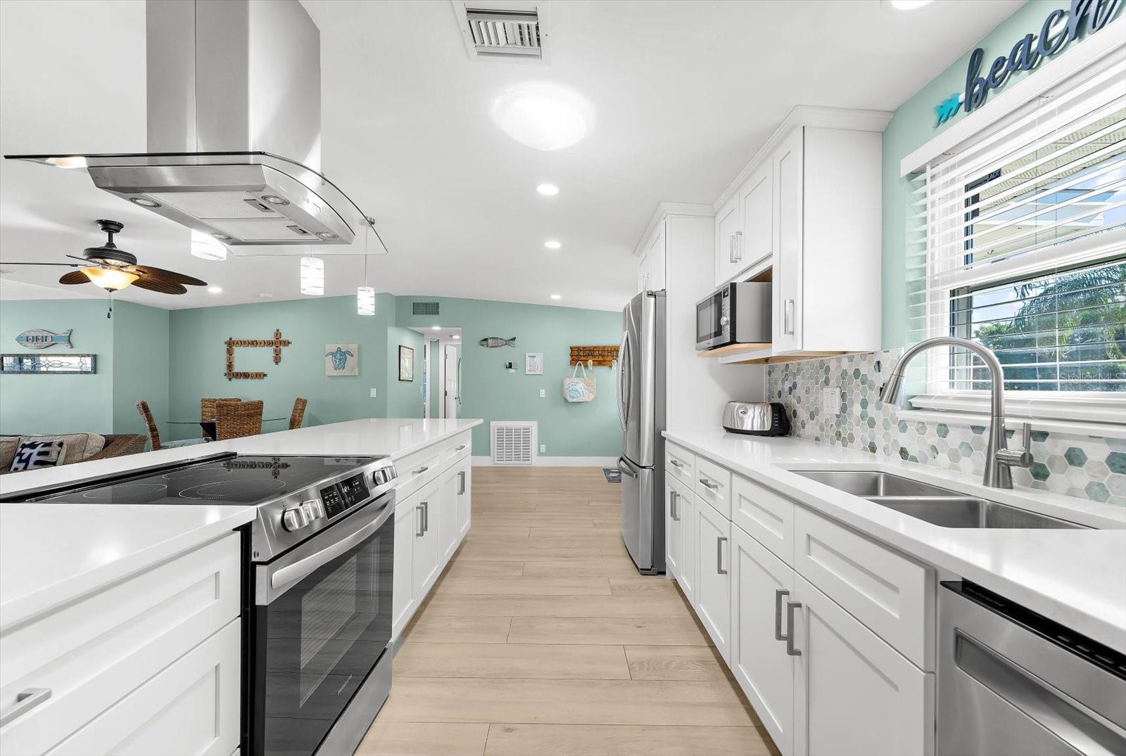 KEY ROYALE TERRACE - Residential