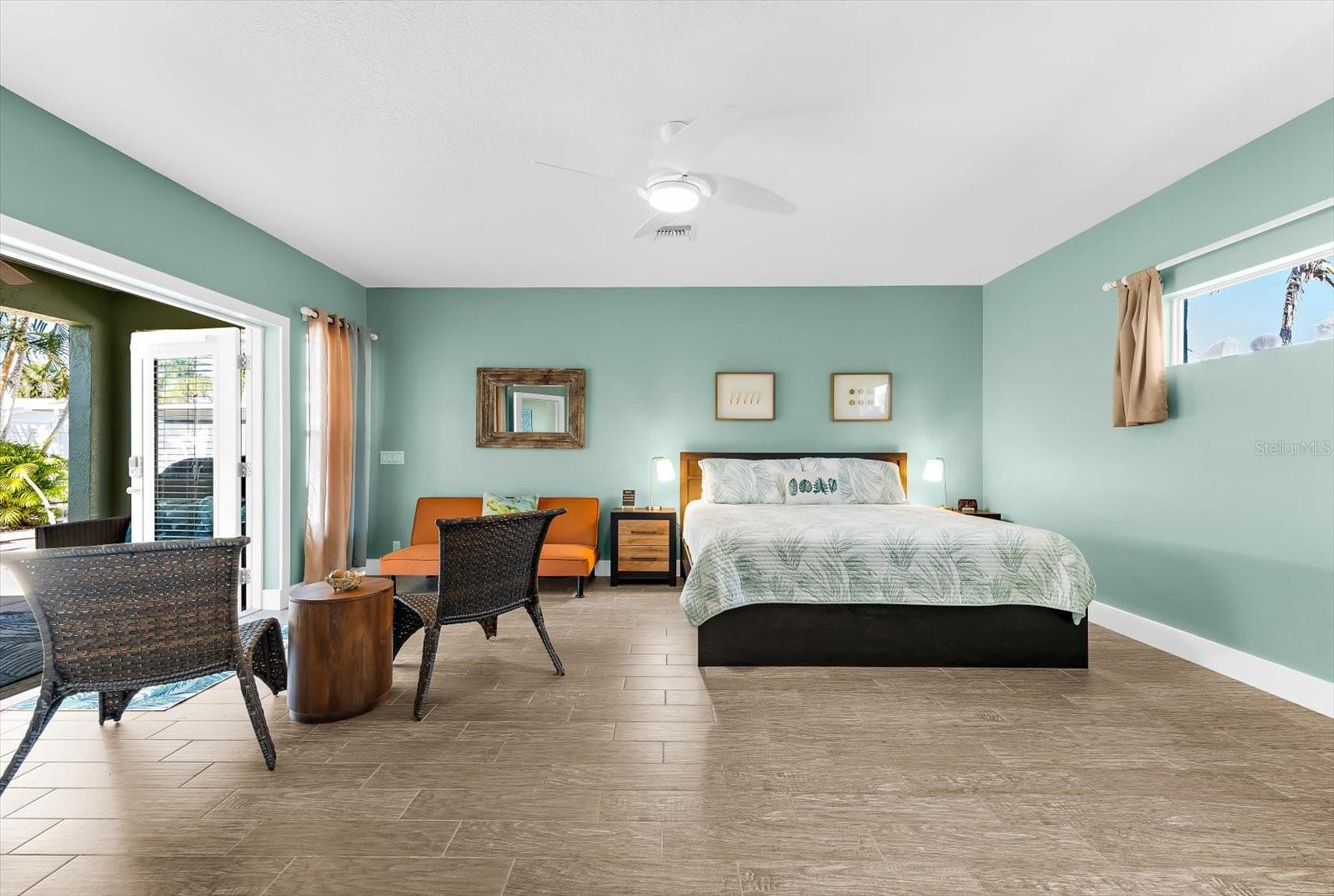 KEY ROYALE TERRACE - Residential