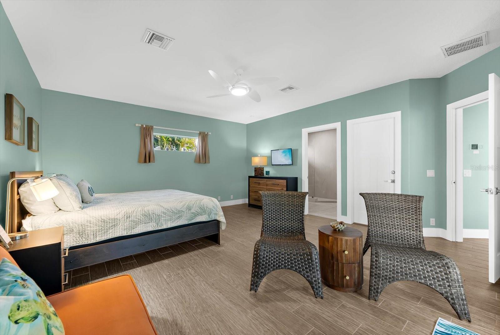 KEY ROYALE TERRACE - Residential