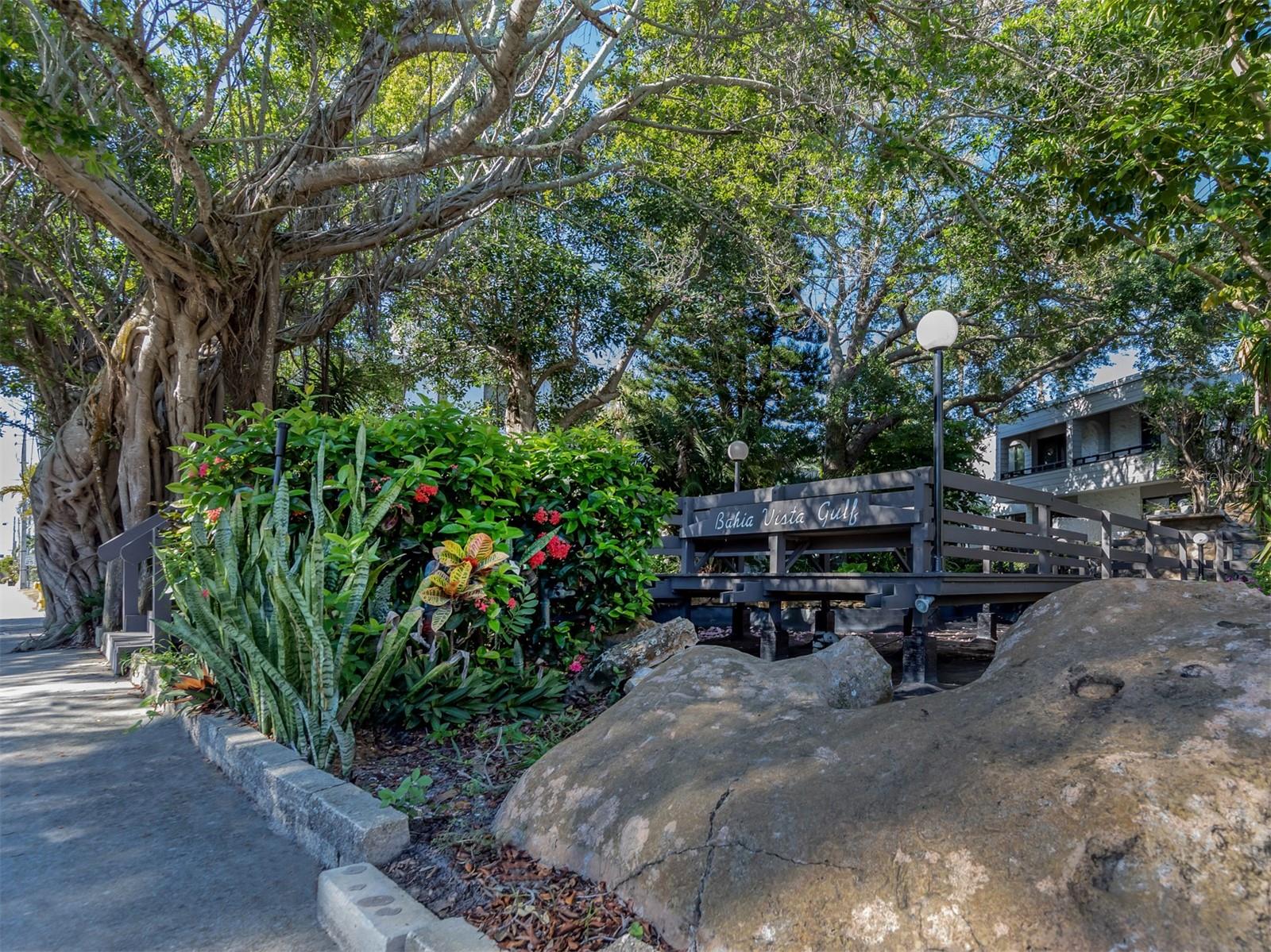 BAHIA VISTA GULF - Residential