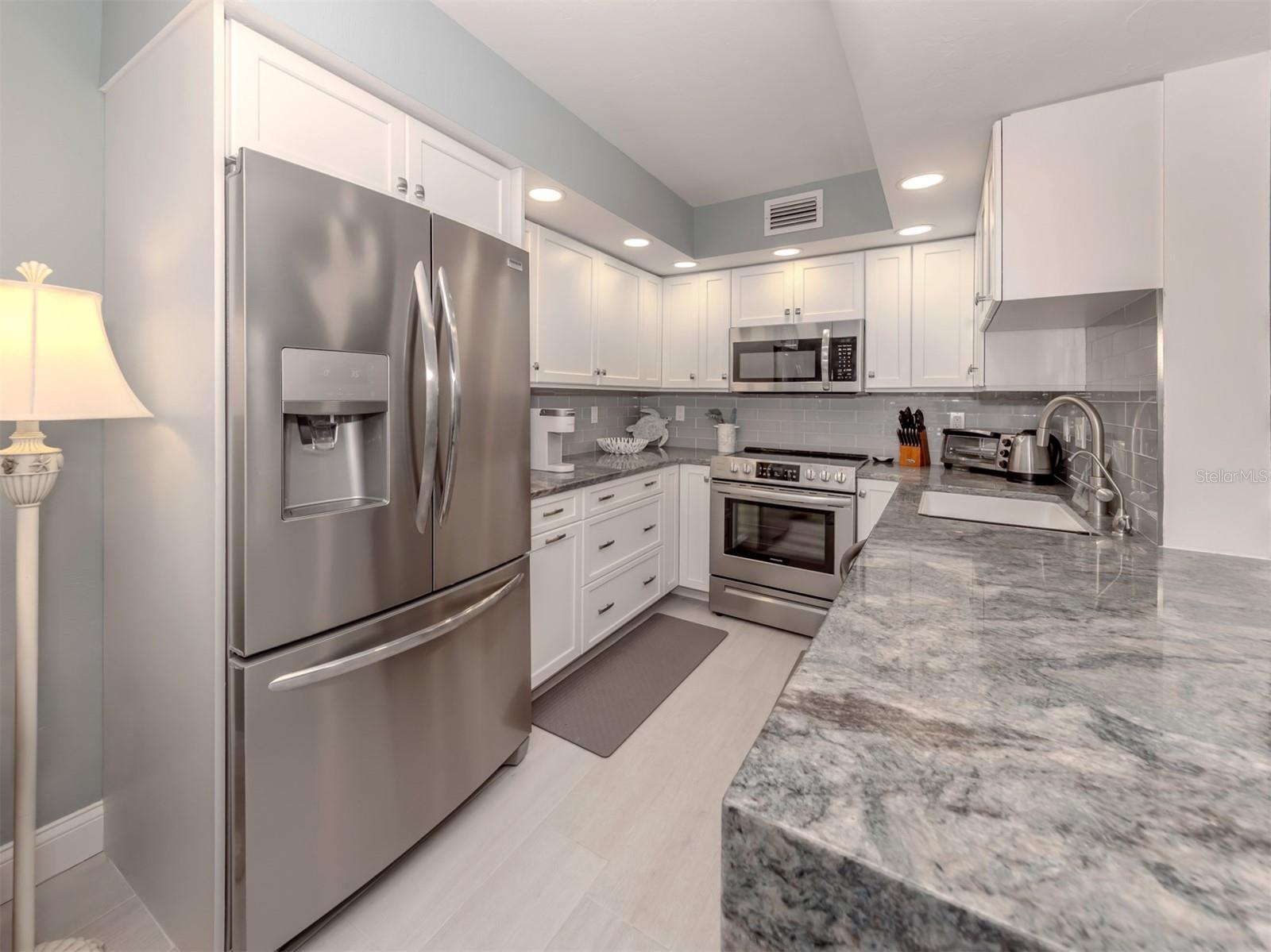 BAHIA VISTA GULF - Residential