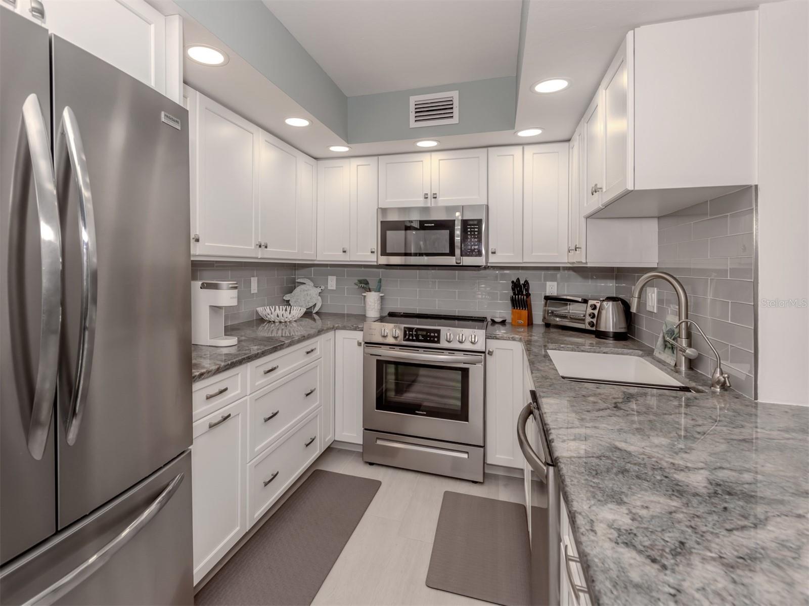 BAHIA VISTA GULF - Residential