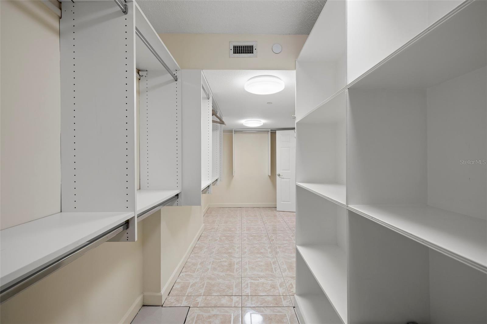 MONTE CARLO TOWERS A CONDOMINI - Residential Lease