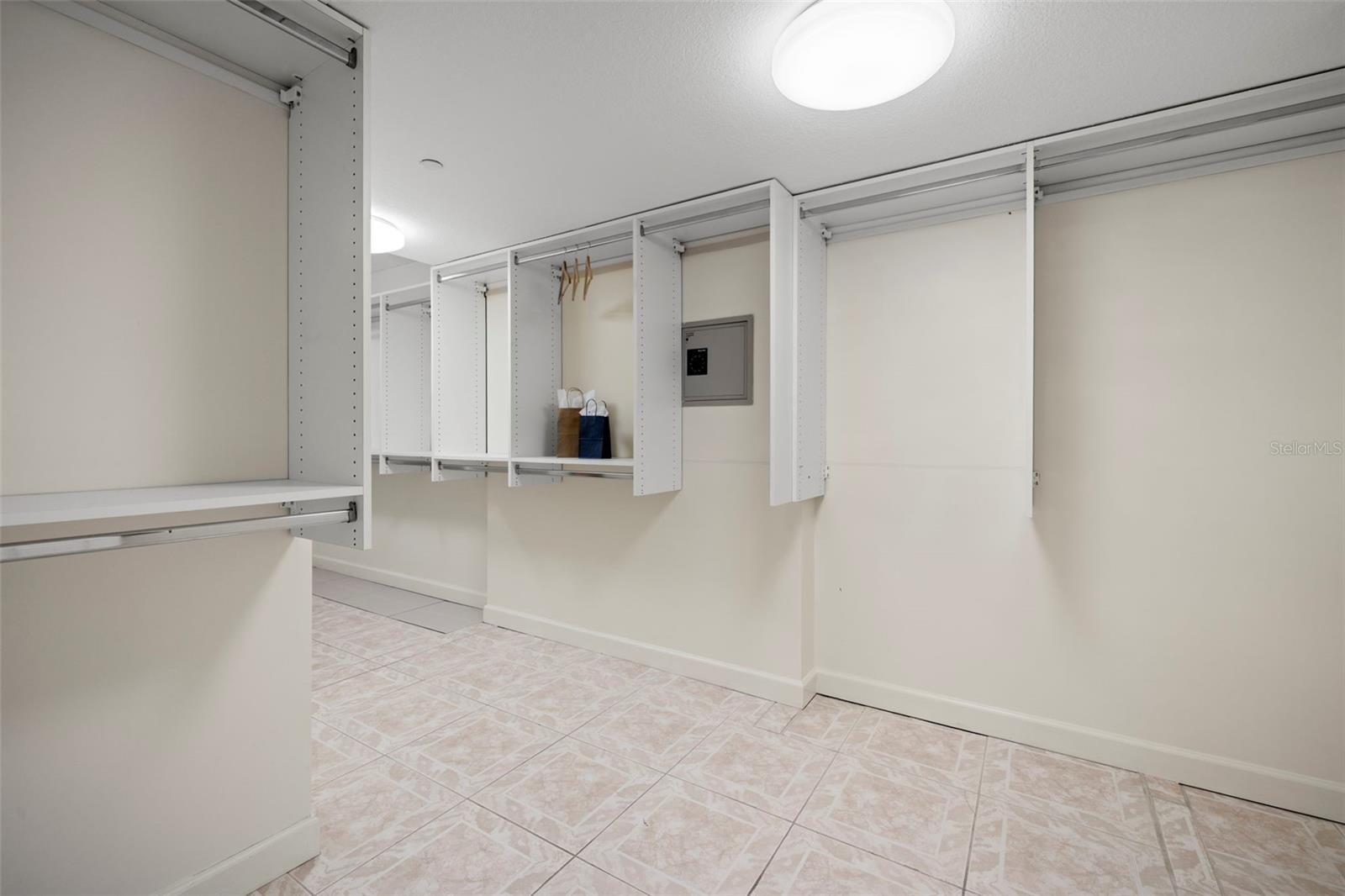 MONTE CARLO TOWERS A CONDOMINI - Residential Lease