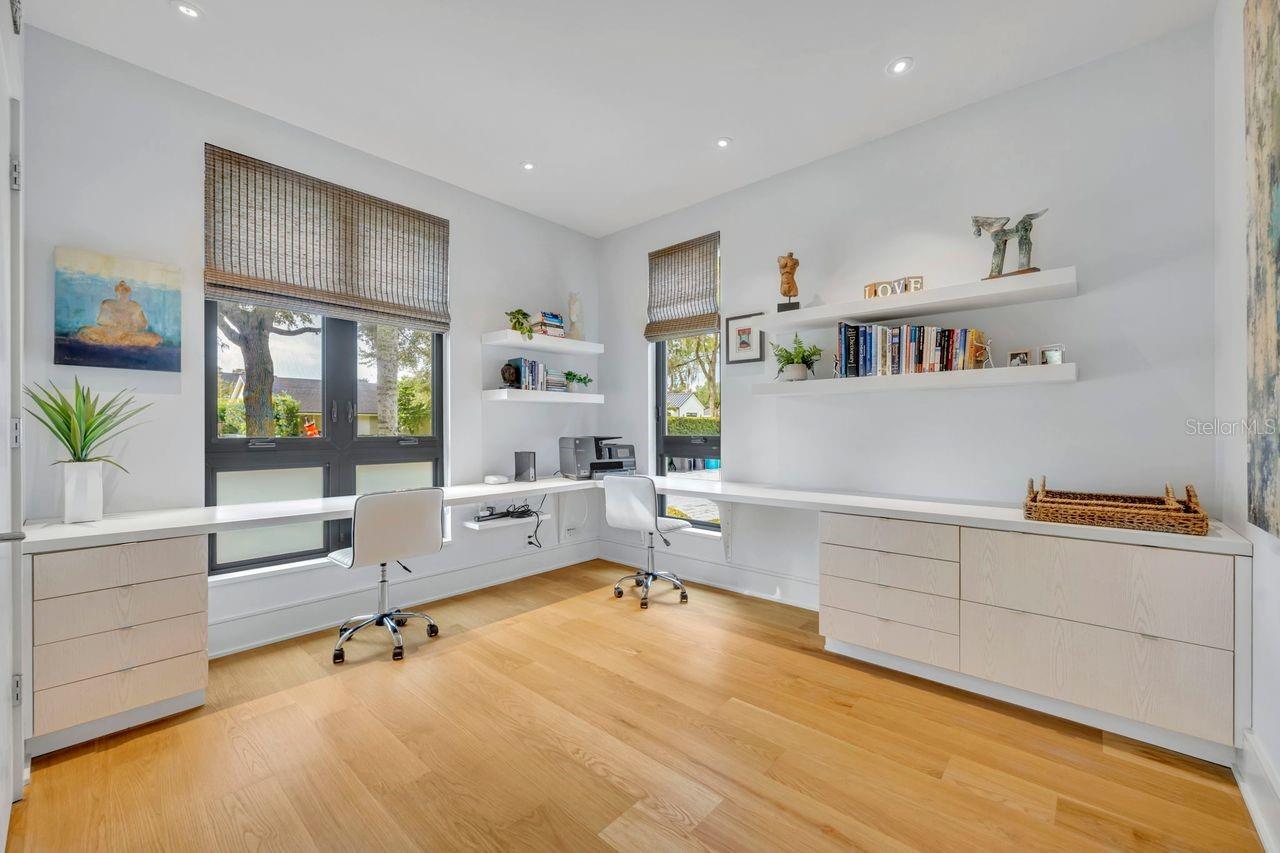 BEVERLY SHORES - Residential