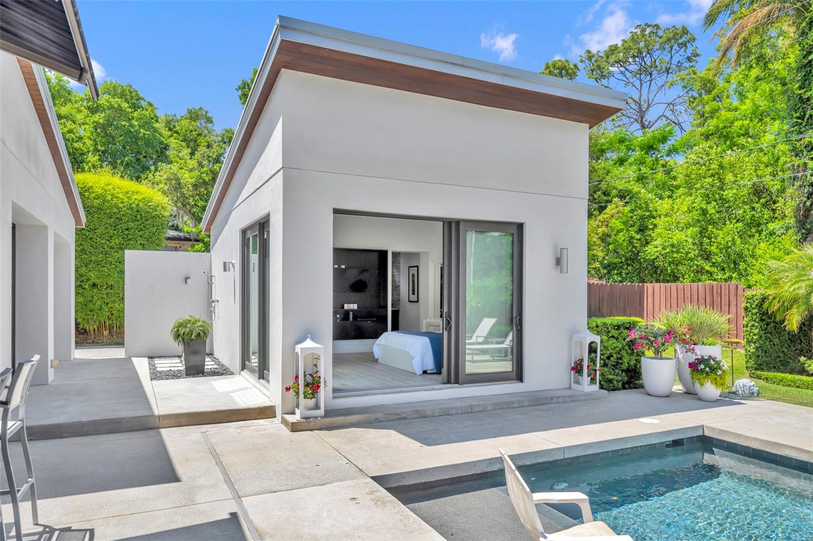 BEVERLY SHORES - Residential