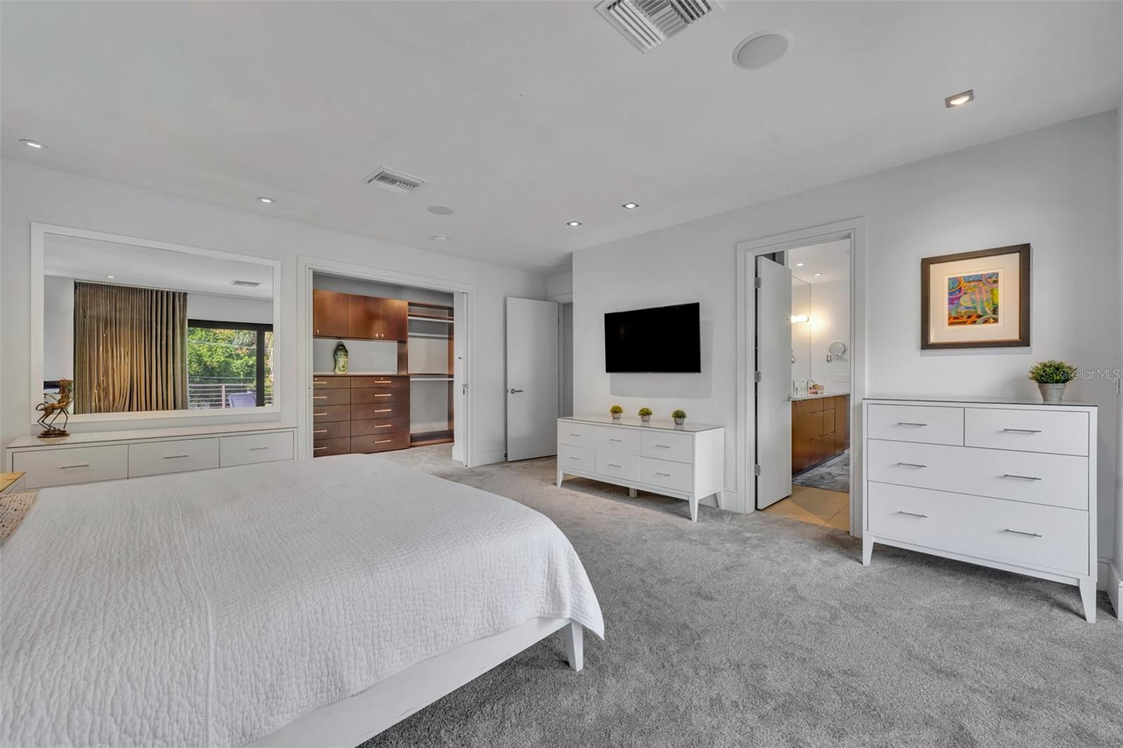 BEVERLY SHORES - Residential