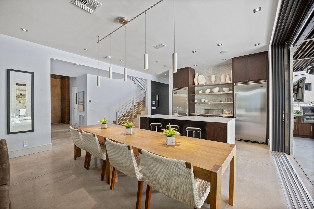 BEVERLY SHORES - Residential