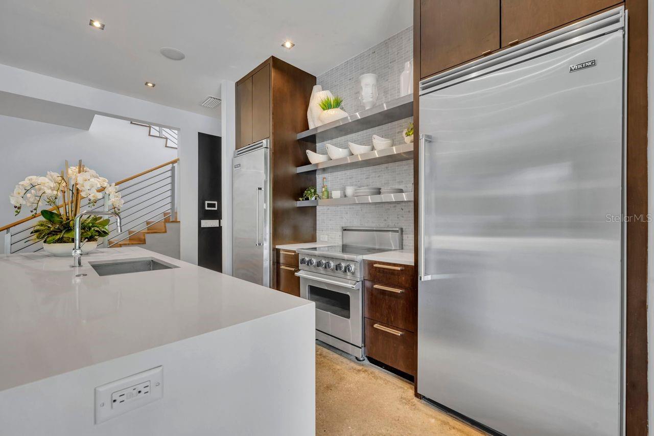 BEVERLY SHORES - Residential