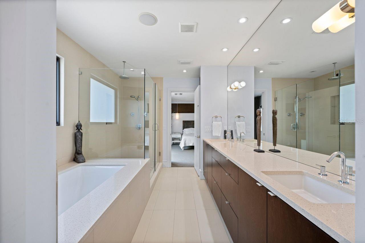 BEVERLY SHORES - Residential