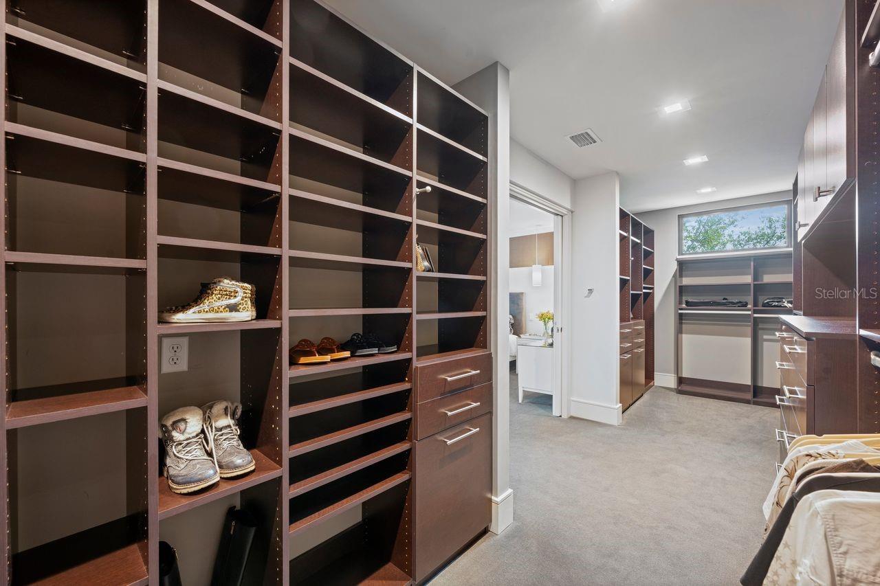 BEVERLY SHORES - Residential