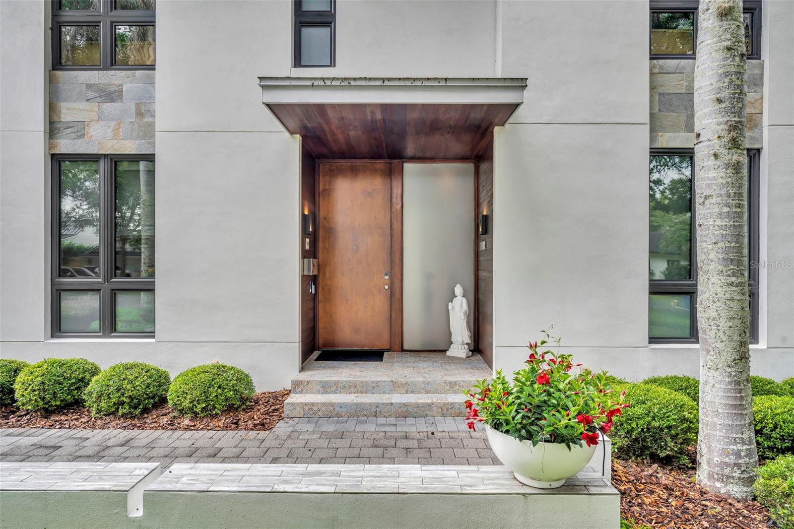BEVERLY SHORES - Residential