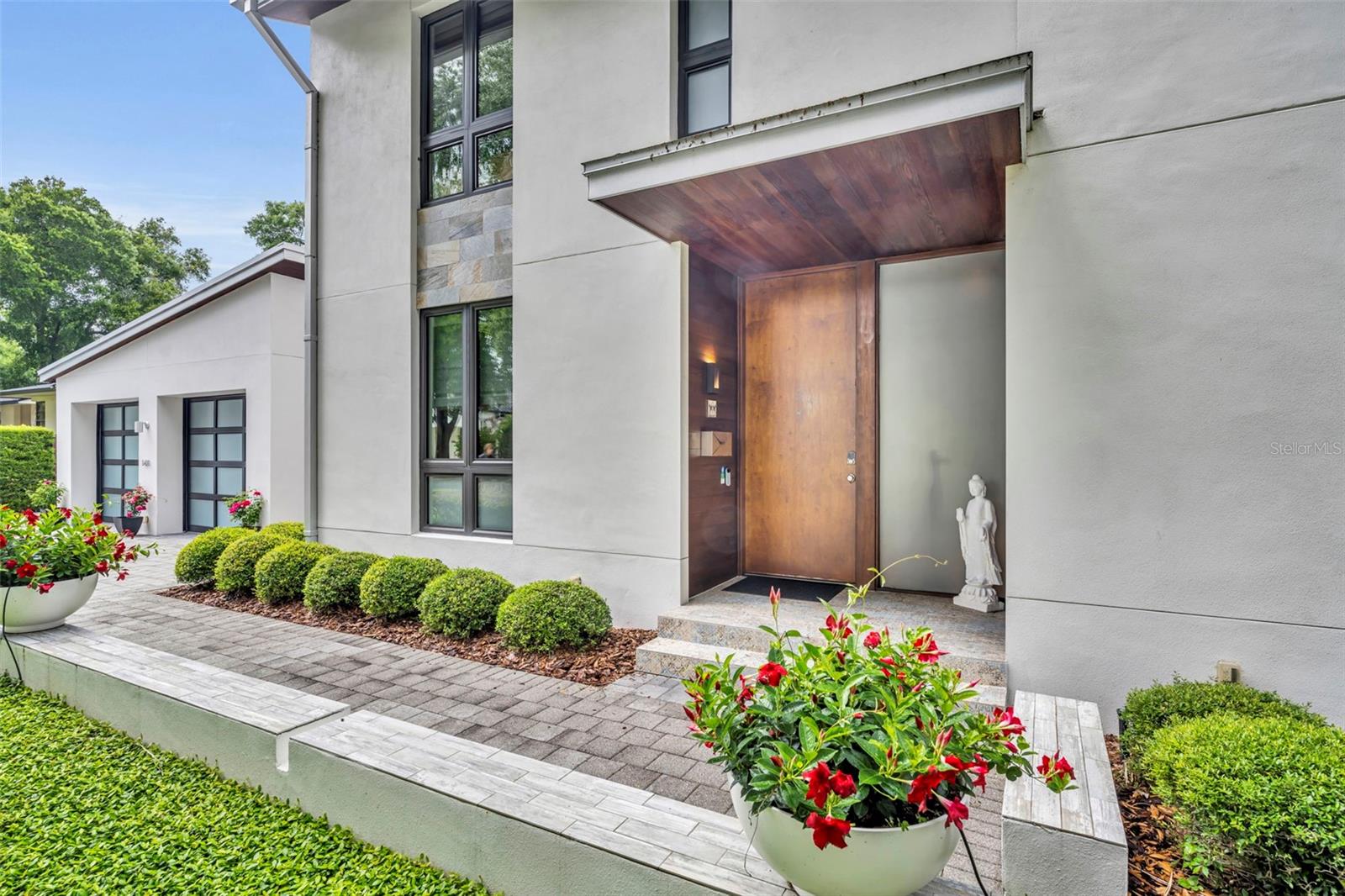BEVERLY SHORES - Residential
