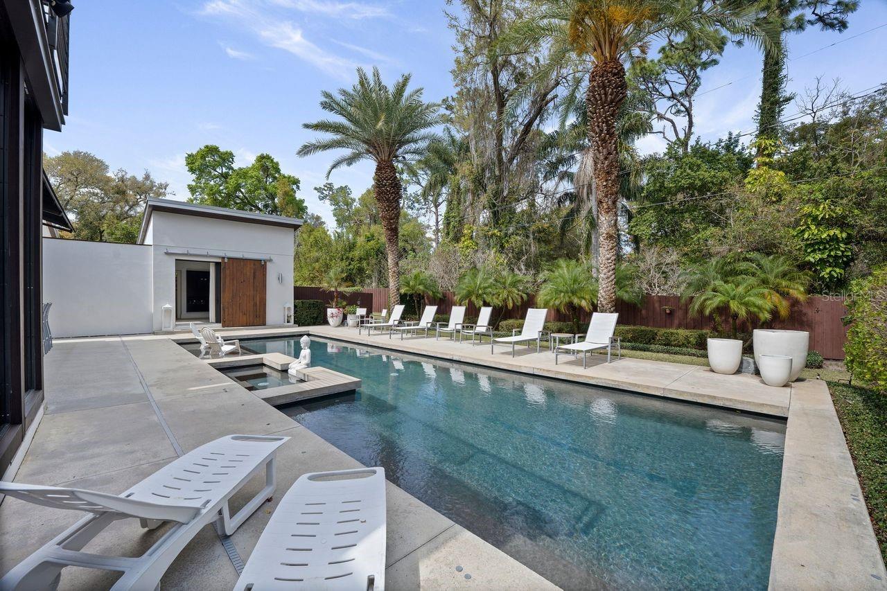 BEVERLY SHORES - Residential