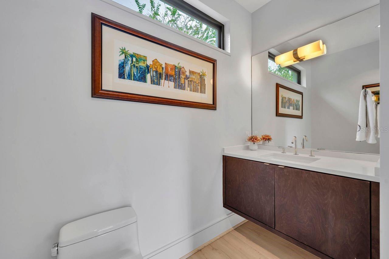 BEVERLY SHORES - Residential