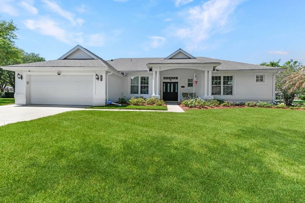 Photo of 1901 Park Forest Boulevard, Mount Dora, FL 32757 (MLS # G5109489)