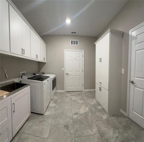 Tiny photo for 9031 SW 75th Loop, Ocala, FL 34481 (MLS # OM724673)