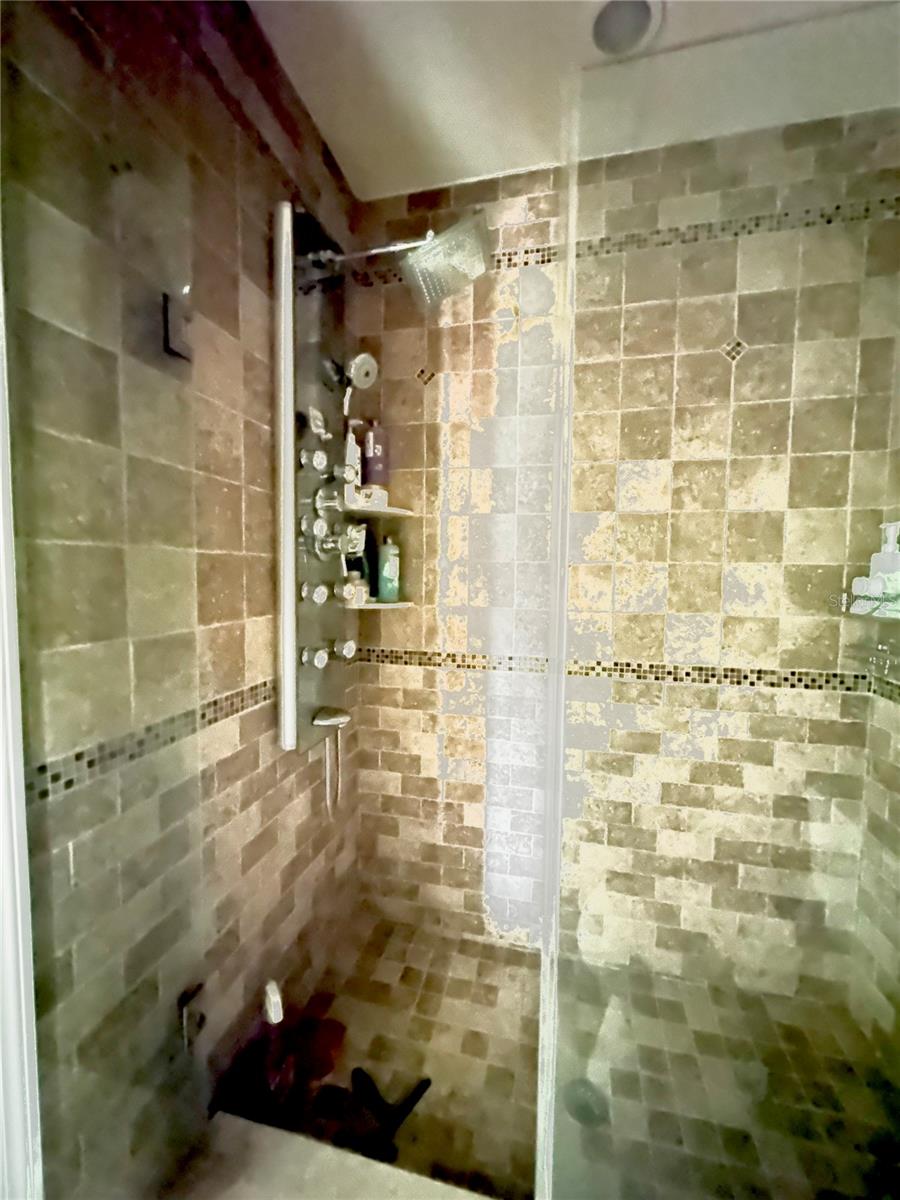 ASPENWOOD AT GRENELEFE PH 01 CONDO - Residential