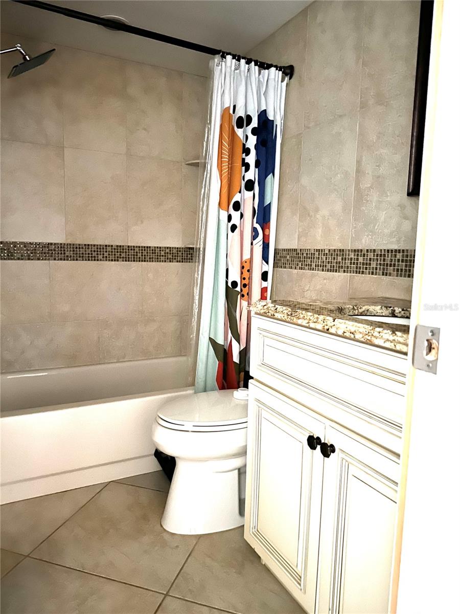 ASPENWOOD AT GRENELEFE PH 01 CONDO - Residential