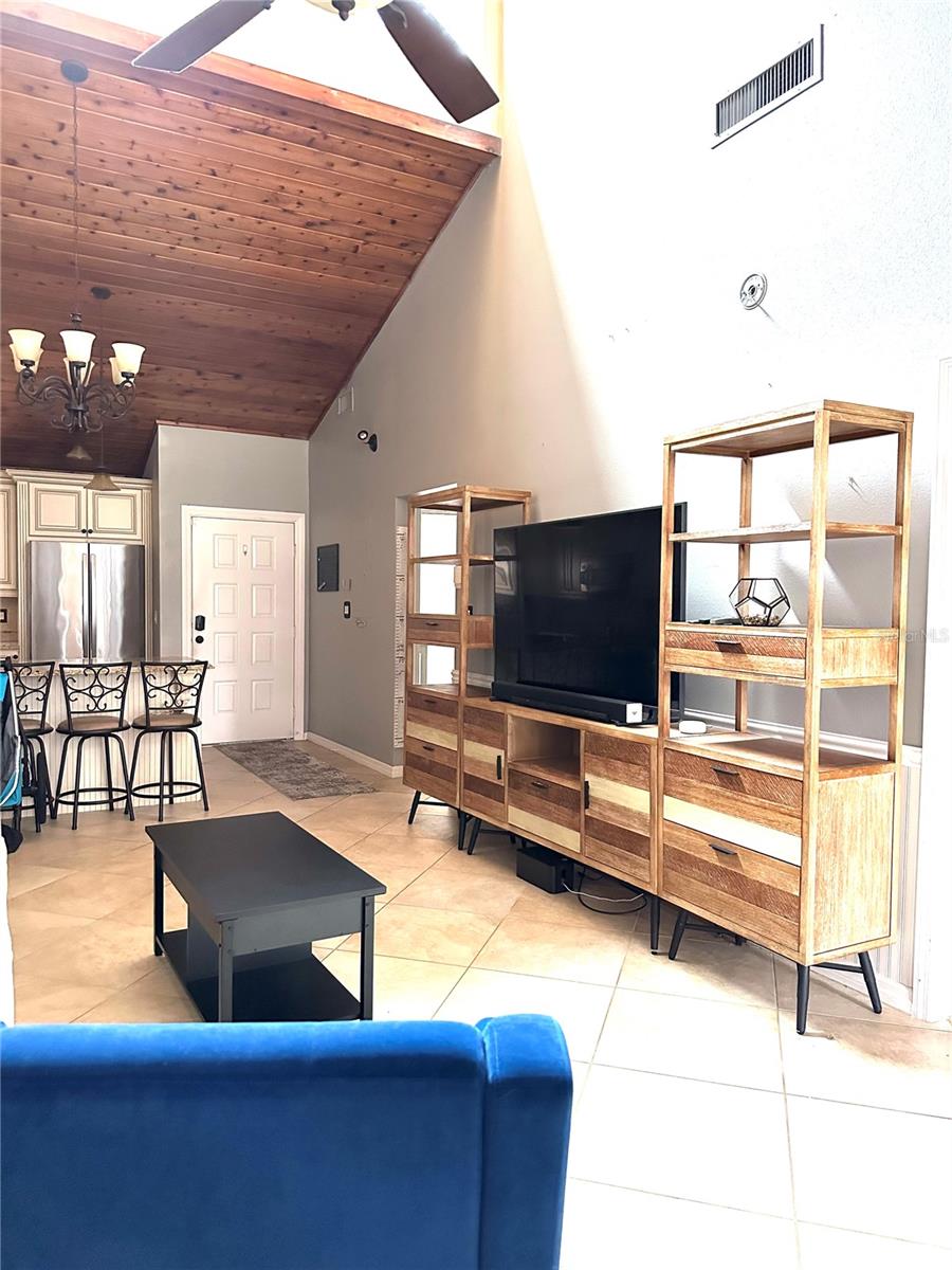 ASPENWOOD AT GRENELEFE PH 01 CONDO - Residential