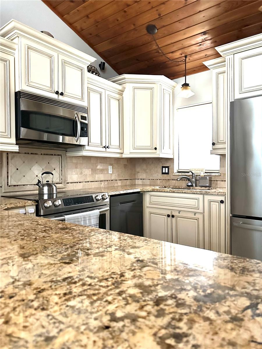 ASPENWOOD AT GRENELEFE PH 01 CONDO - Residential