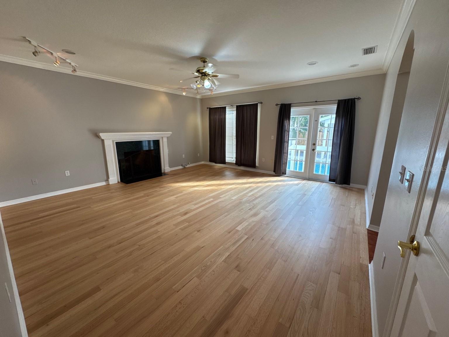 NORTH NEW SUBURB BEAUTIFUL - Residential