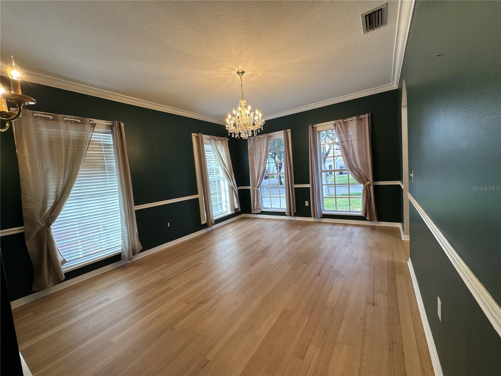 NORTH NEW SUBURB BEAUTIFUL - Residential