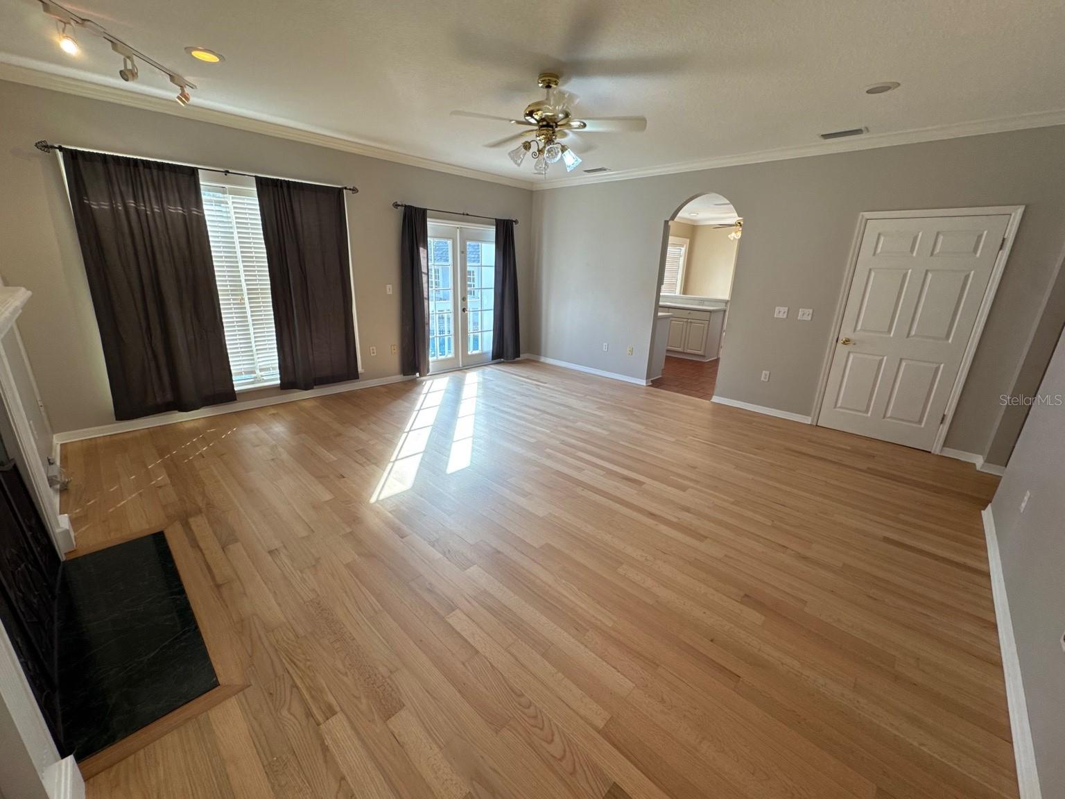 NORTH NEW SUBURB BEAUTIFUL - Residential