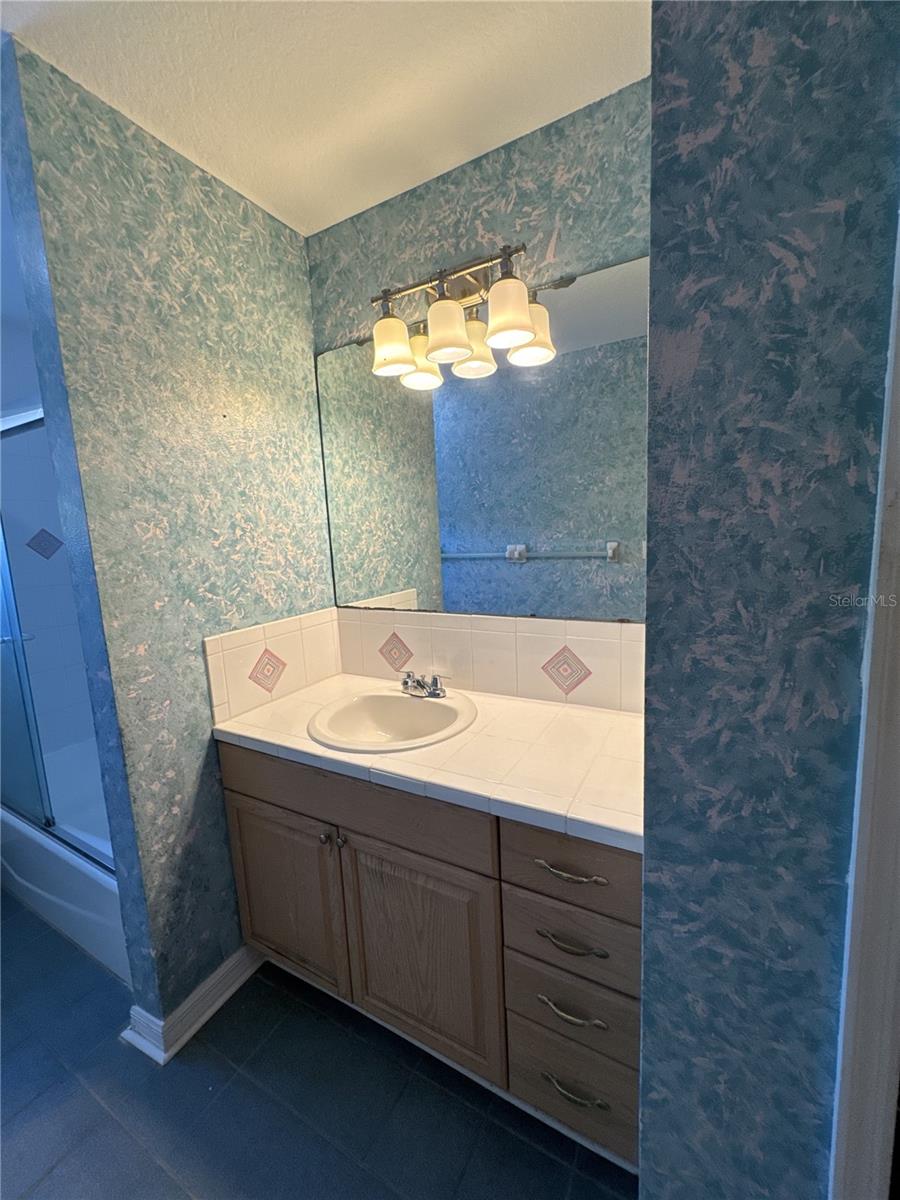 NORTH NEW SUBURB BEAUTIFUL - Residential