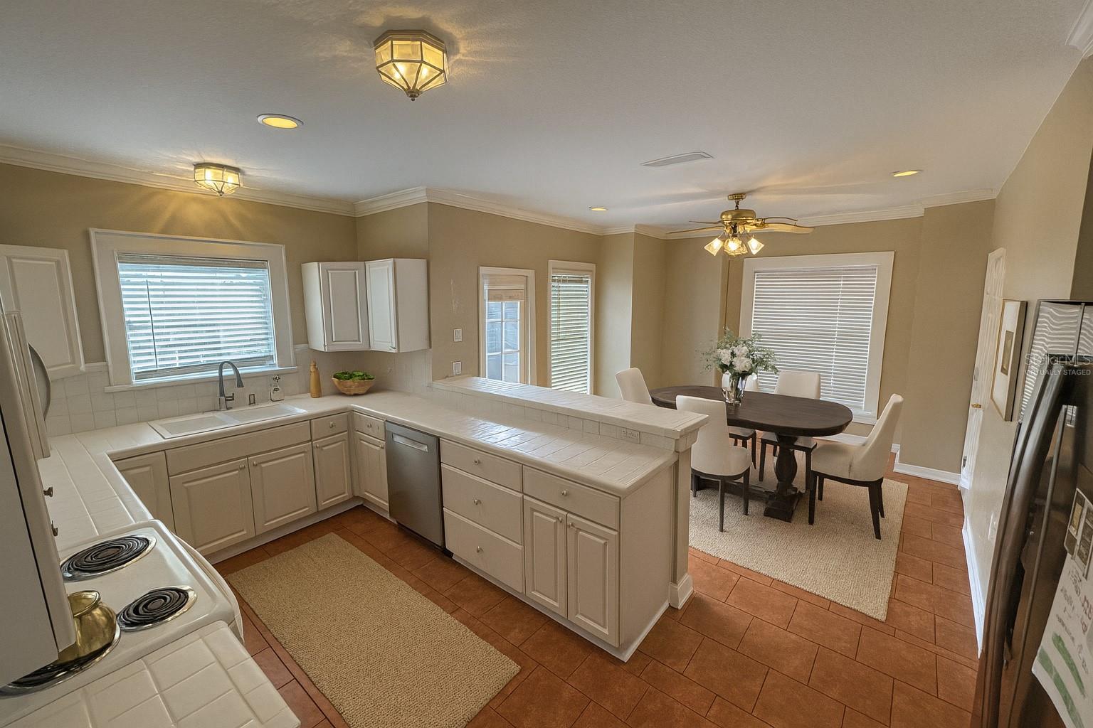 NORTH NEW SUBURB BEAUTIFUL - Residential