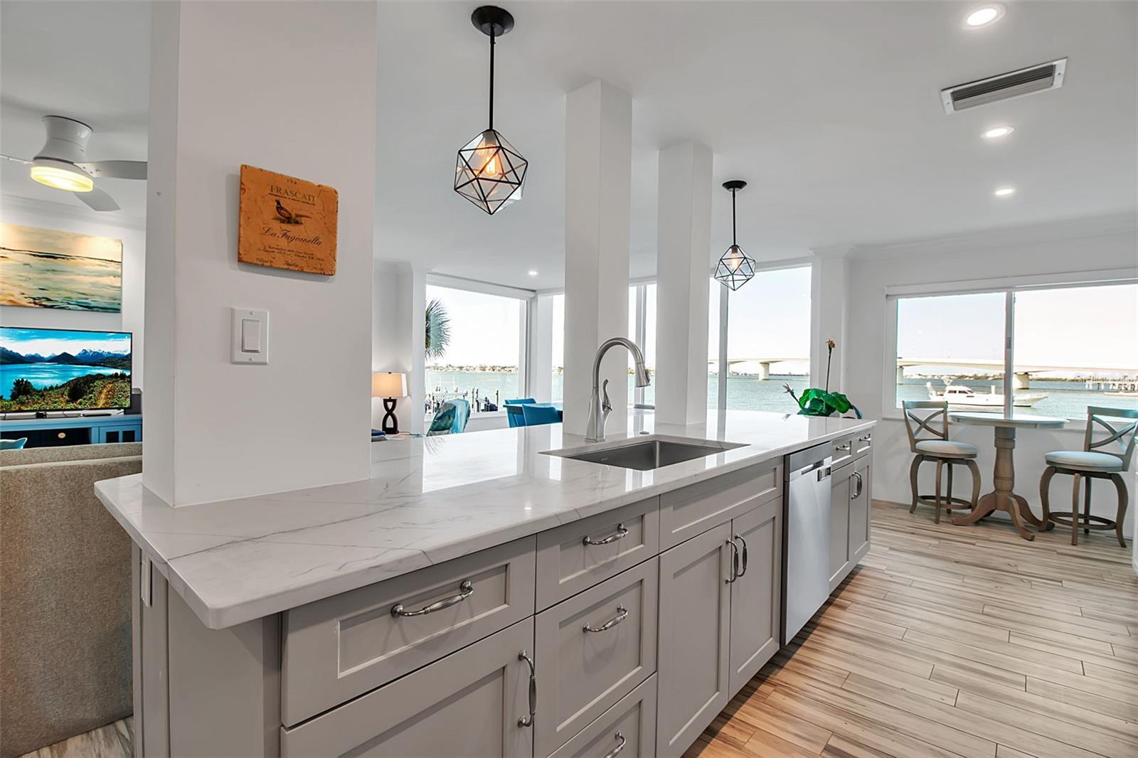 HARBOR HOUSE WEST - Residential