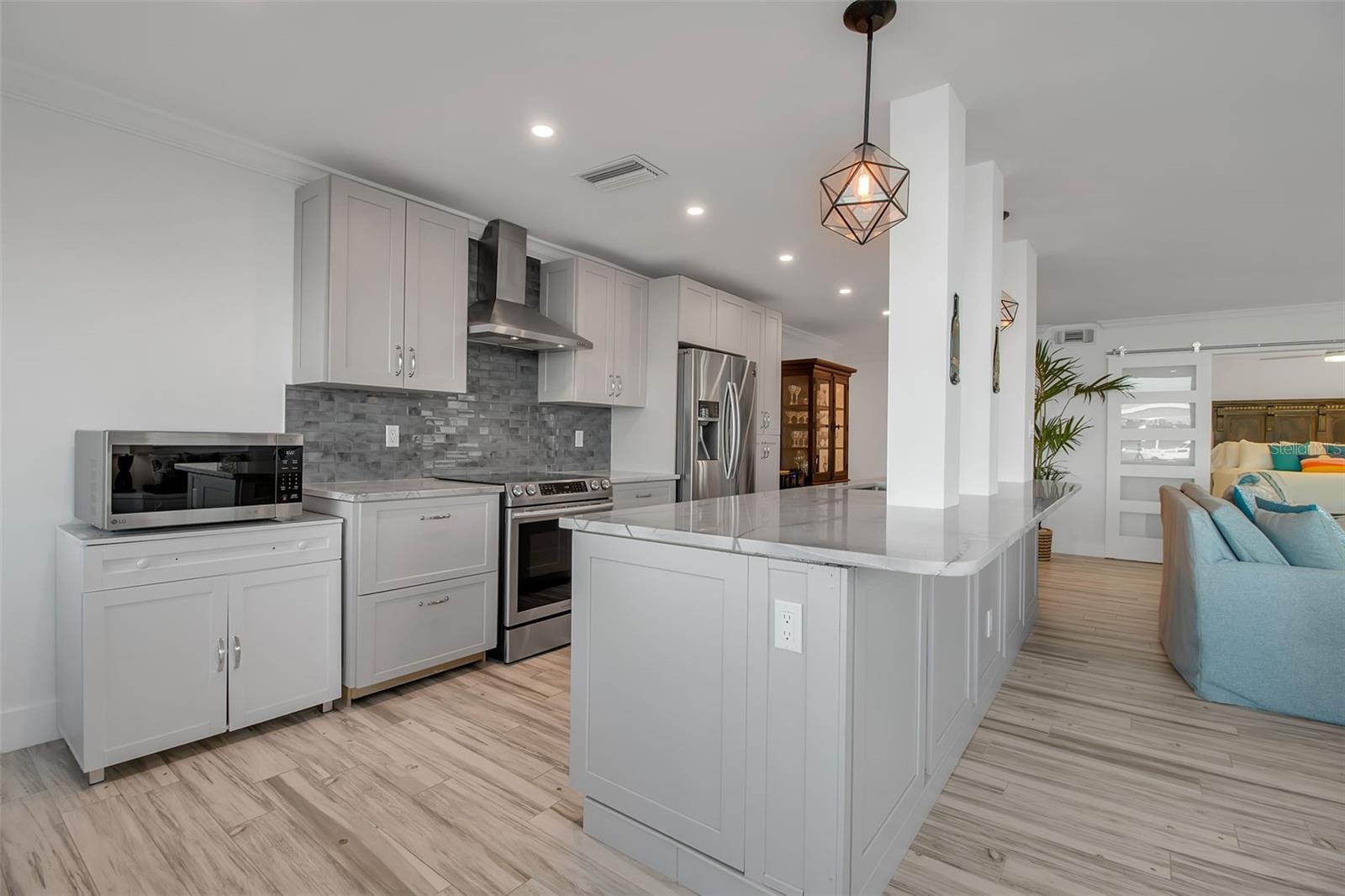 HARBOR HOUSE WEST - Residential