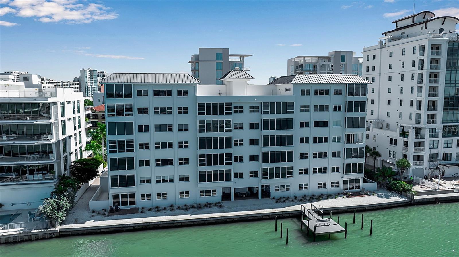 HARBOR HOUSE WEST - Residential