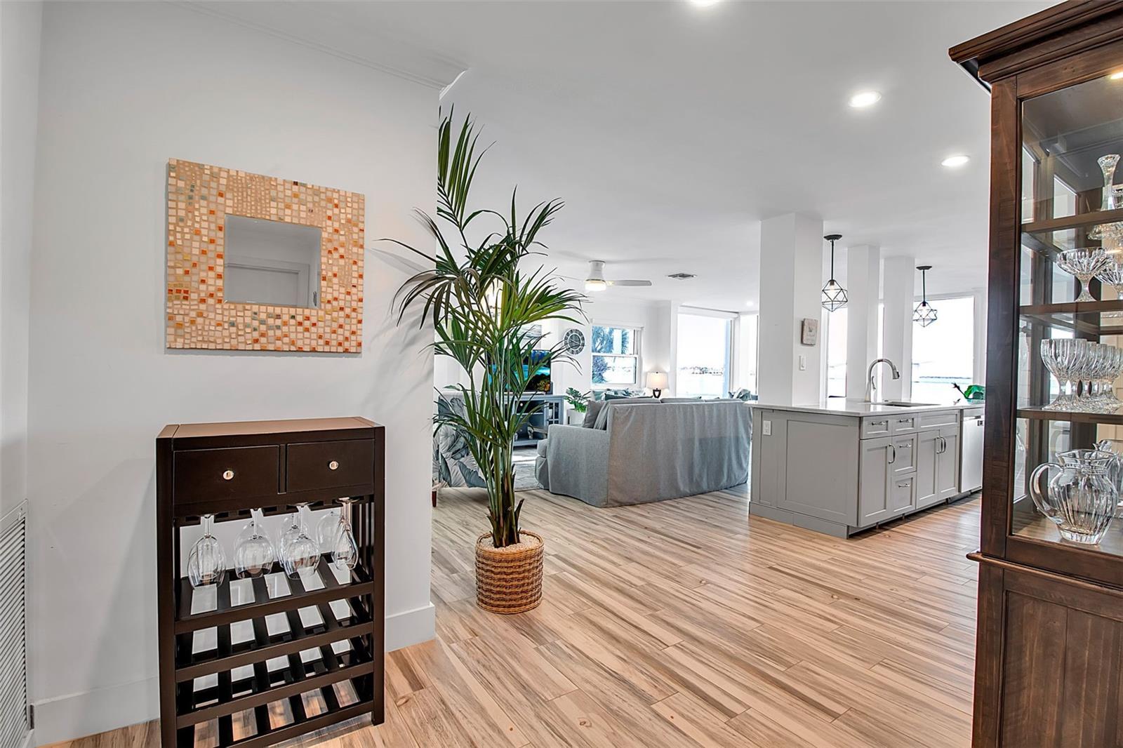 HARBOR HOUSE WEST - Residential