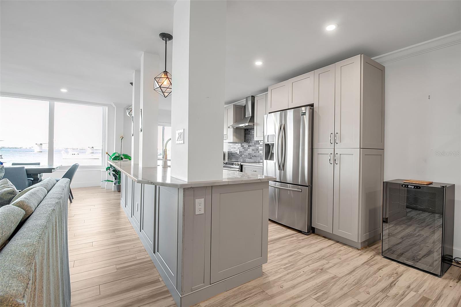 HARBOR HOUSE WEST - Residential