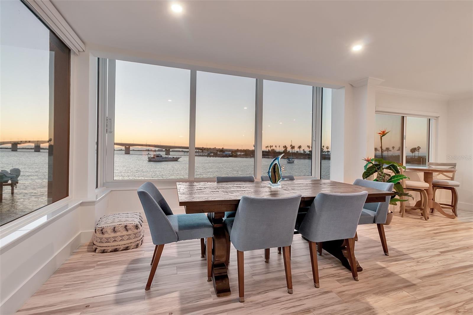 HARBOR HOUSE WEST - Residential