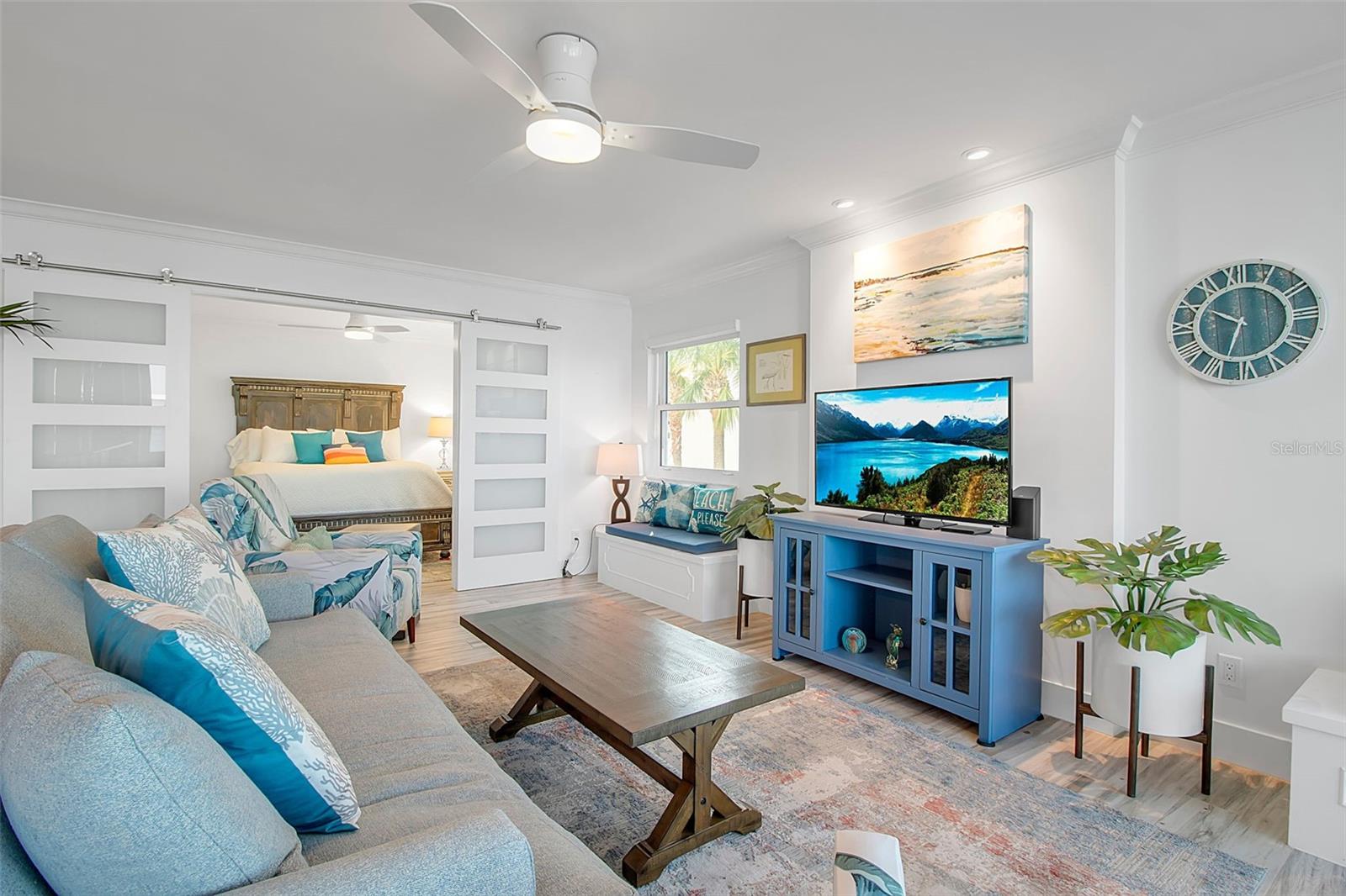 HARBOR HOUSE WEST - Residential