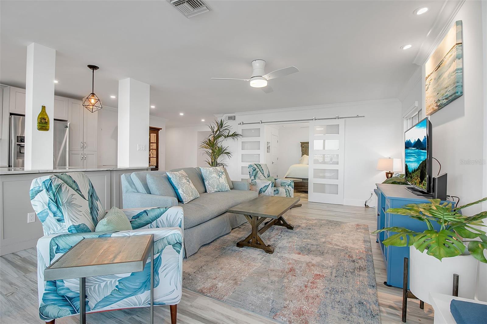 HARBOR HOUSE WEST - Residential