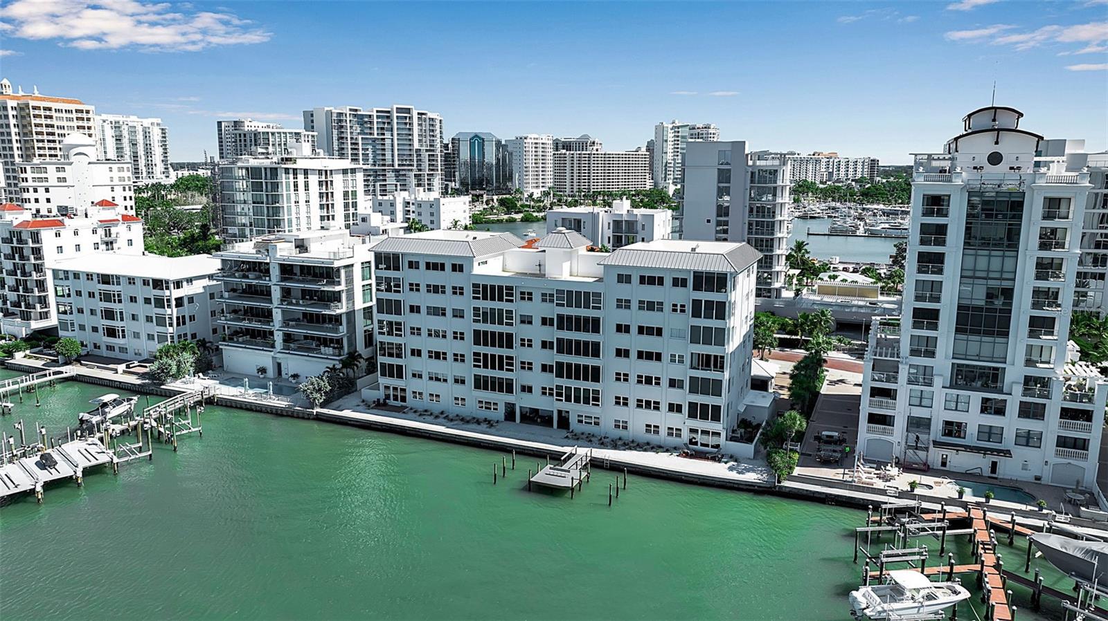 HARBOR HOUSE WEST - Residential