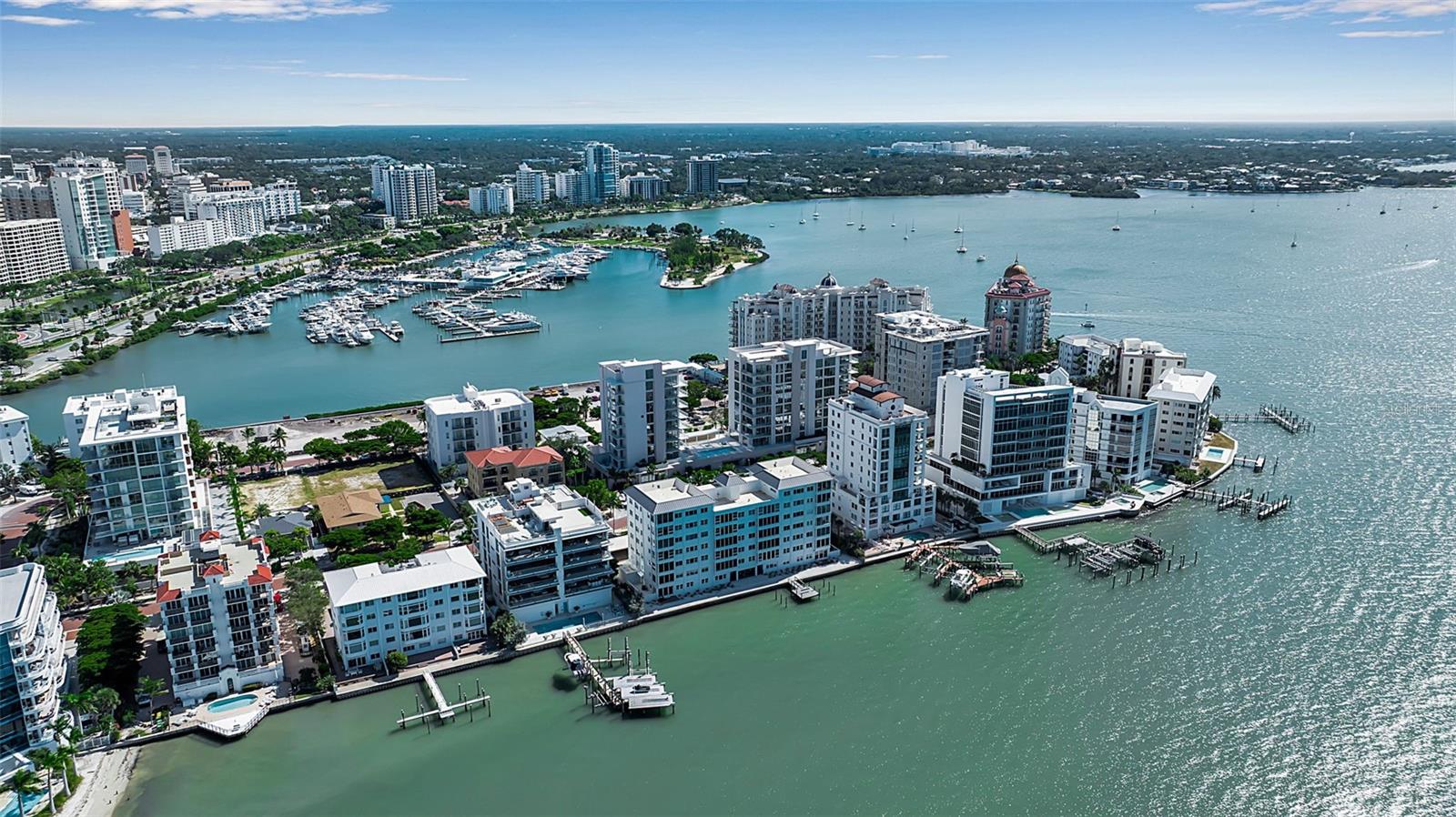 HARBOR HOUSE WEST - Residential