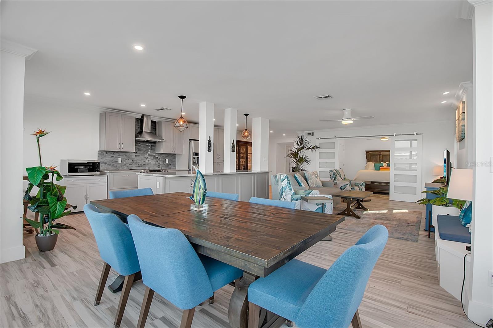 HARBOR HOUSE WEST - Residential