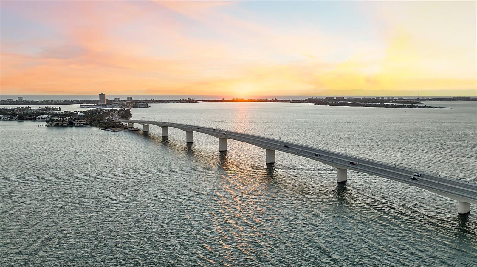 HARBOR HOUSE WEST - Residential