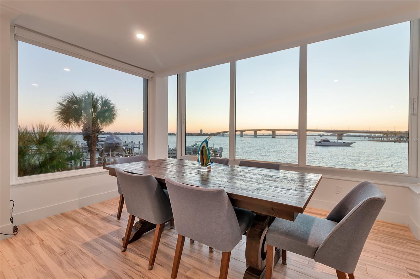 226 GOLDEN GATE POINT 21